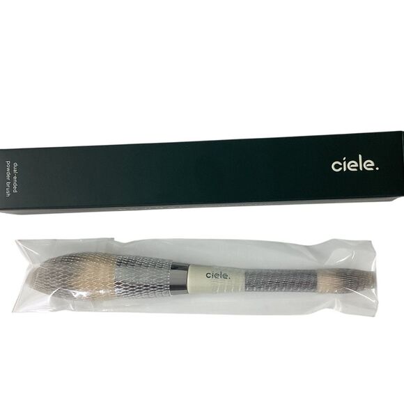CIELE NEW Dual Ended Powder Brush NIB Plus Limited Edition Berri Bag Makeup - Picture 3 of 6
